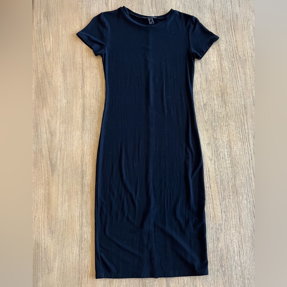 NWOT Forever 21 Body Con Short Sleeve Black Dress